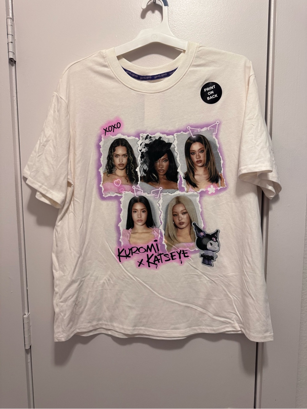 KATSEYE x Kuromi Women’s Large Graphic T-Shirt White Sanrio HYBE K-Pop NWT